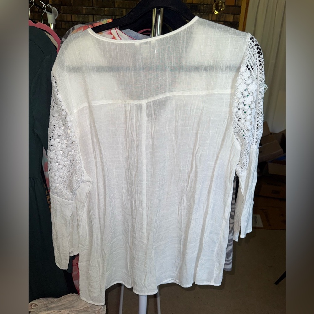 CATO White Lace Detail Women's Top - Picture 2 of 2